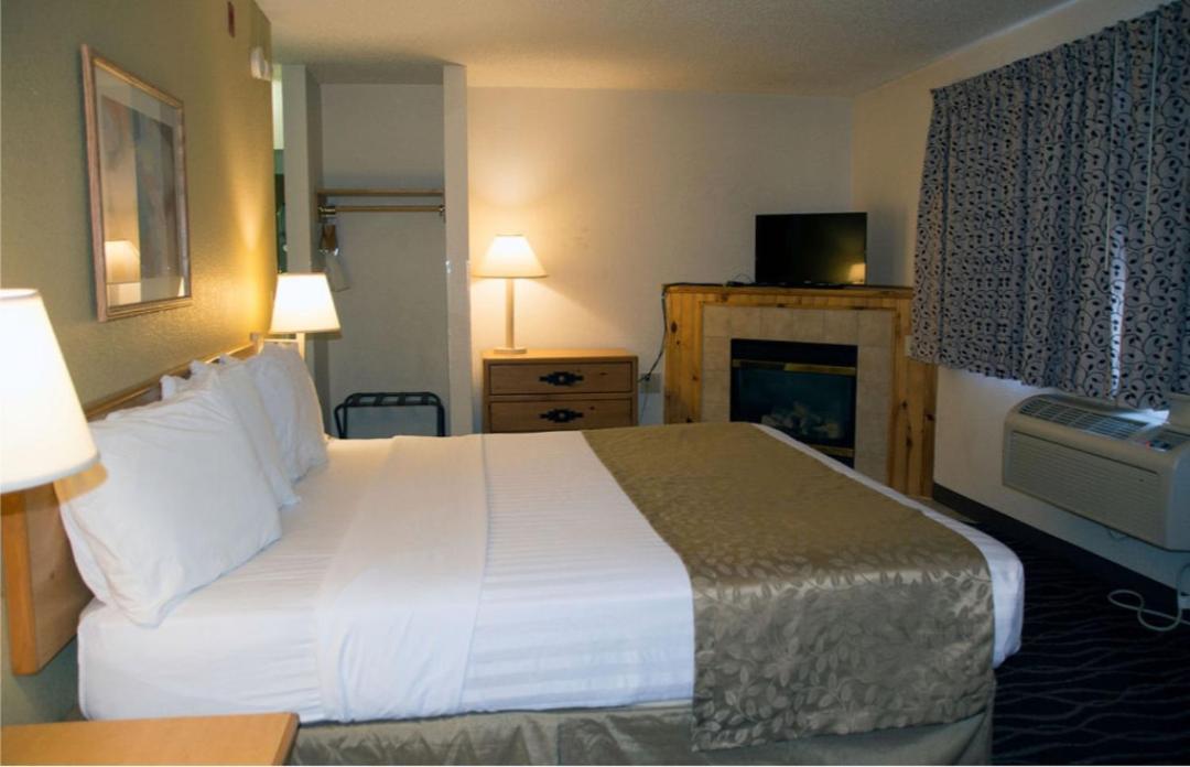 Boarders Inn & Suites By Cobblestone Hotels - Wautoma Exteriör bild