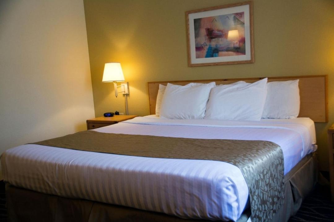Boarders Inn & Suites By Cobblestone Hotels - Wautoma Exteriör bild