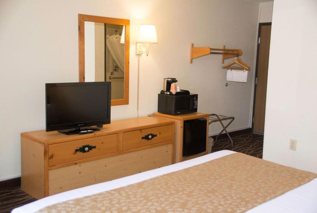 Boarders Inn & Suites By Cobblestone Hotels - Wautoma Exteriör bild